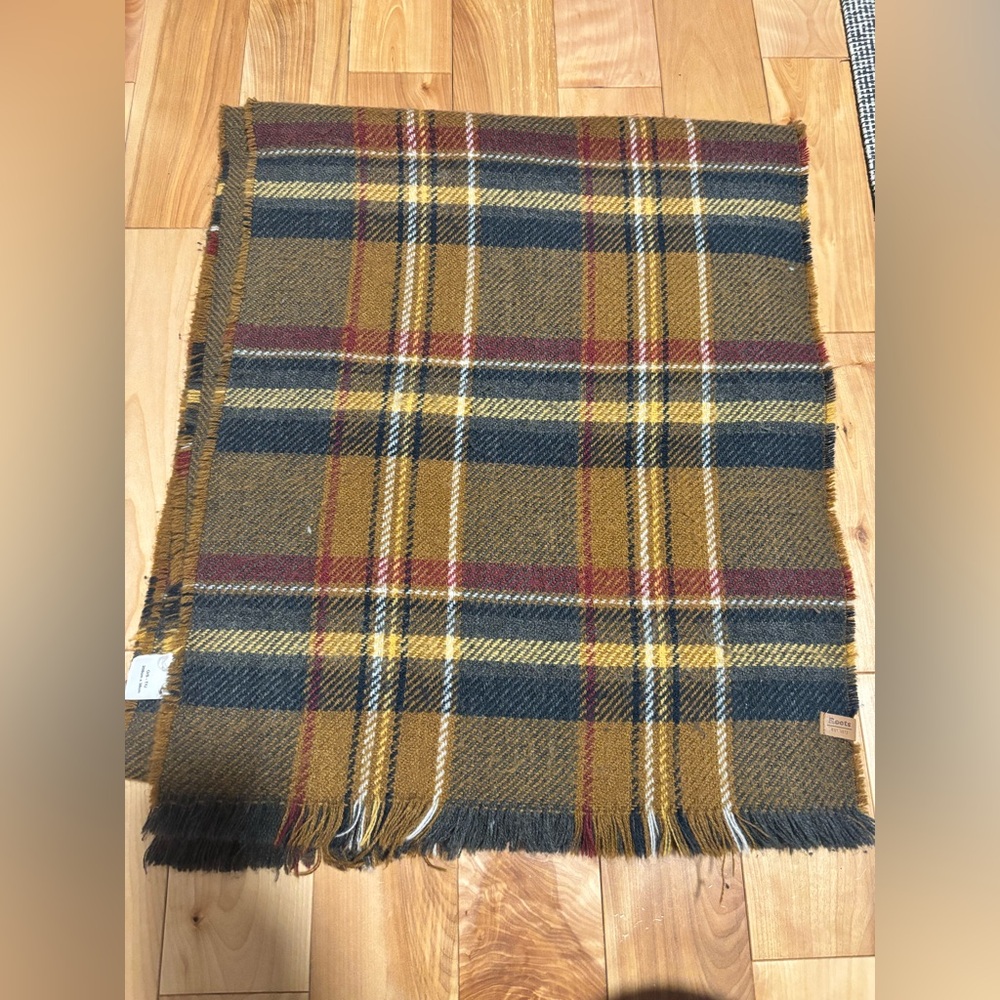 *2 for $15* Roots “Cumberland” Ladies Check Scarf
